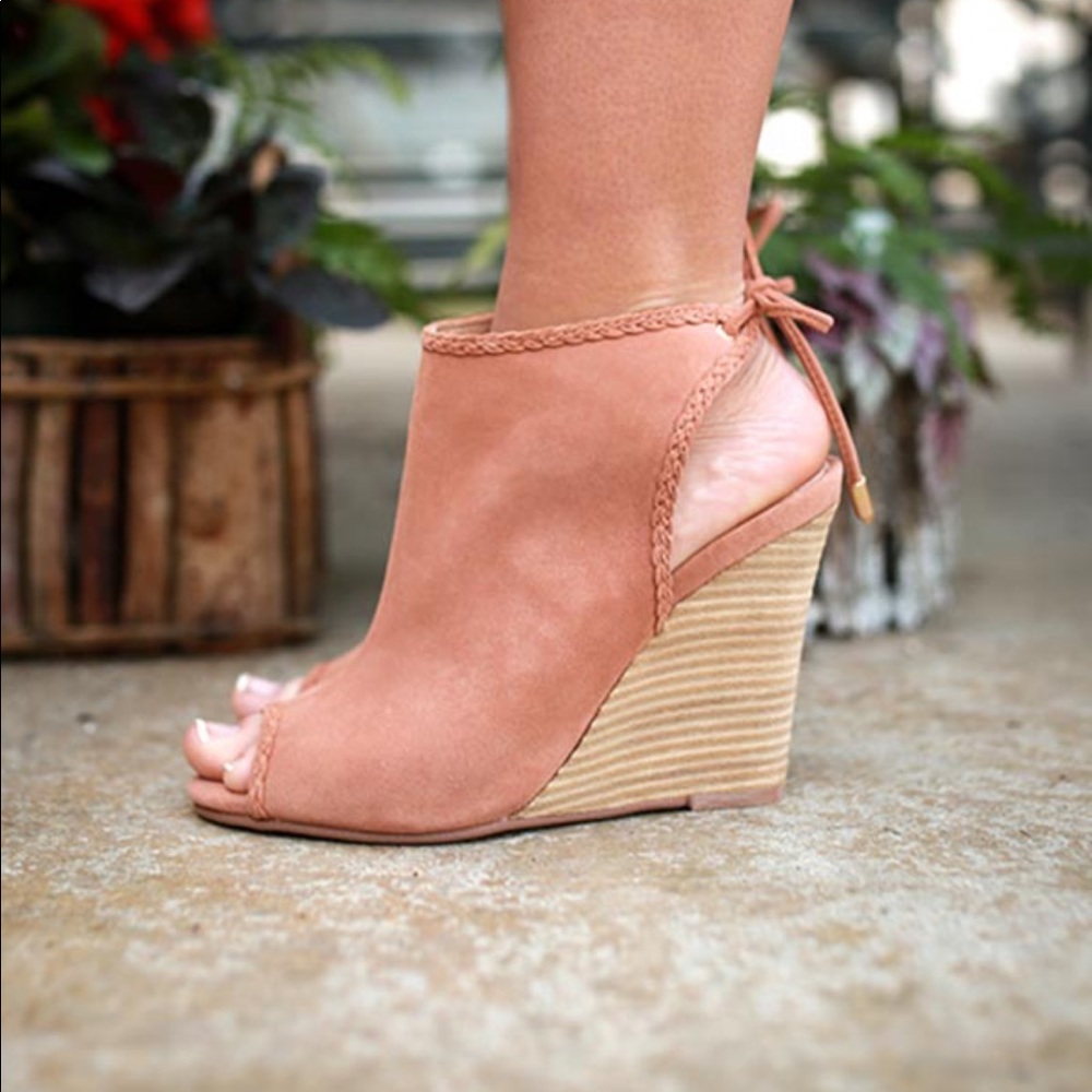 Kristin Cavallari by Chinese Laundry Larox Wedge Sandal Size 9